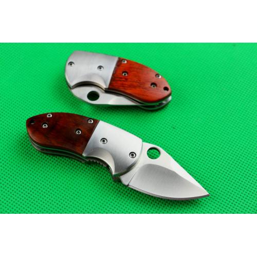 Mantis Classic Small Armor Folding Knife (Yellow Sandalwood)