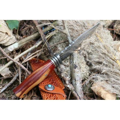 Iron Han Hunting Knife (with a sandalwood handle)