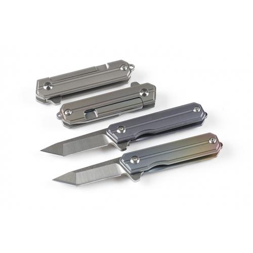 Commander, quickly open the folding knife (four-color titanium handle T-head)