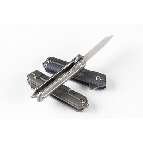 Commander, quickly open the folding knife (four-color titanium handle T-head)