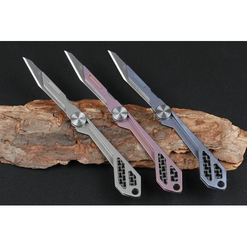 Titanium handle jj068 carving folding knife (three colors) blue deficiency