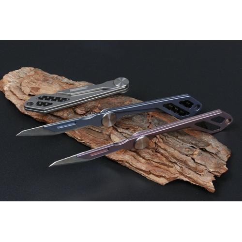 Titanium handle jj068 carving folding knife (three colors) blue deficiency