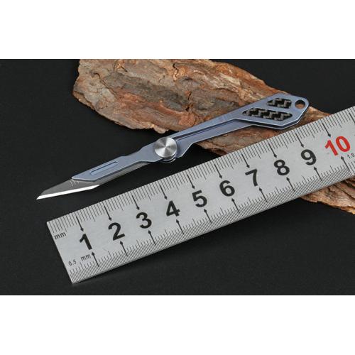 Titanium handle jj068 carving folding knife (three colors) blue deficiency