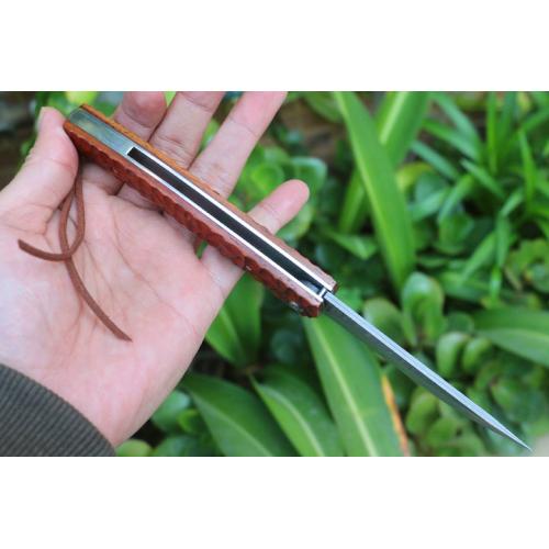 Free Wolf Red Arrow Damascus, quickly open the folding knife